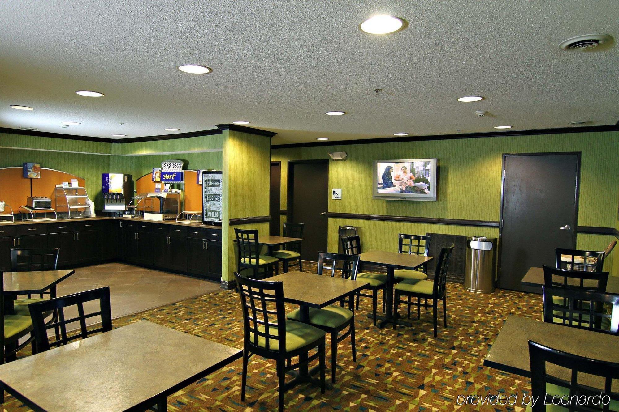 麦迪逊智选假日套房酒店 外观 照片